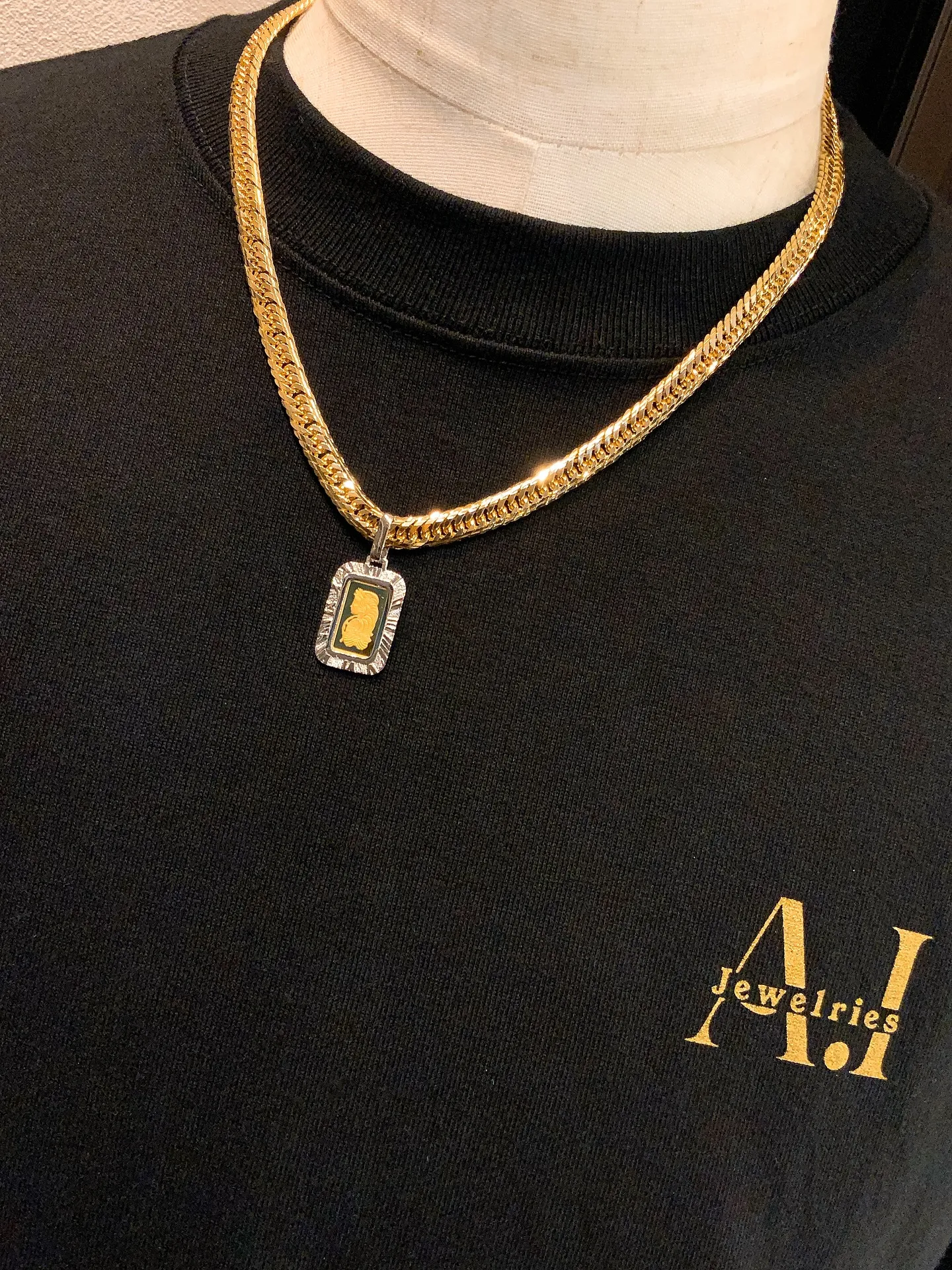 ✨デザインで差がつく、純金トップ✨