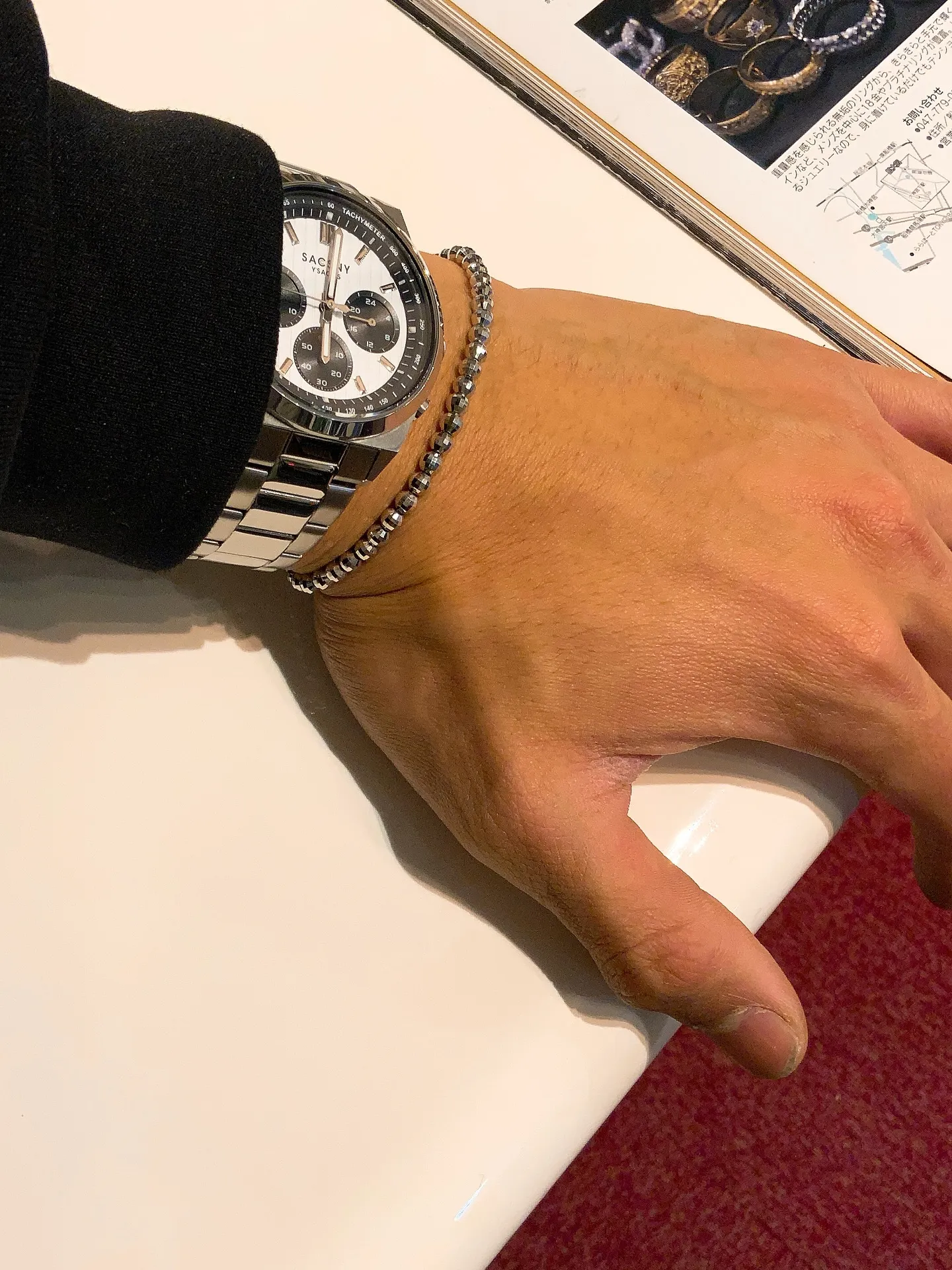 洗練された輝きを、手元に。