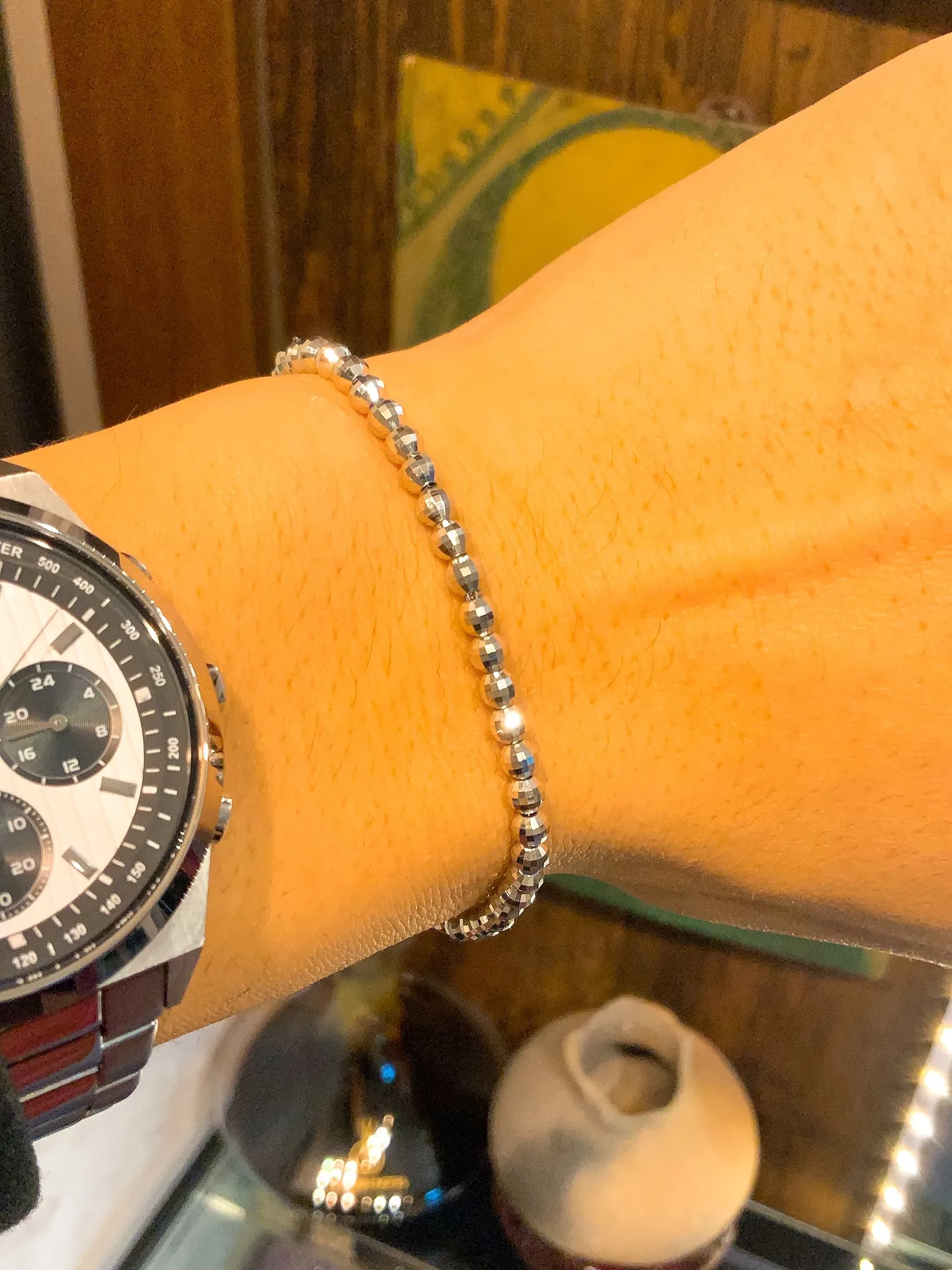 洗練された輝きを、手元に。