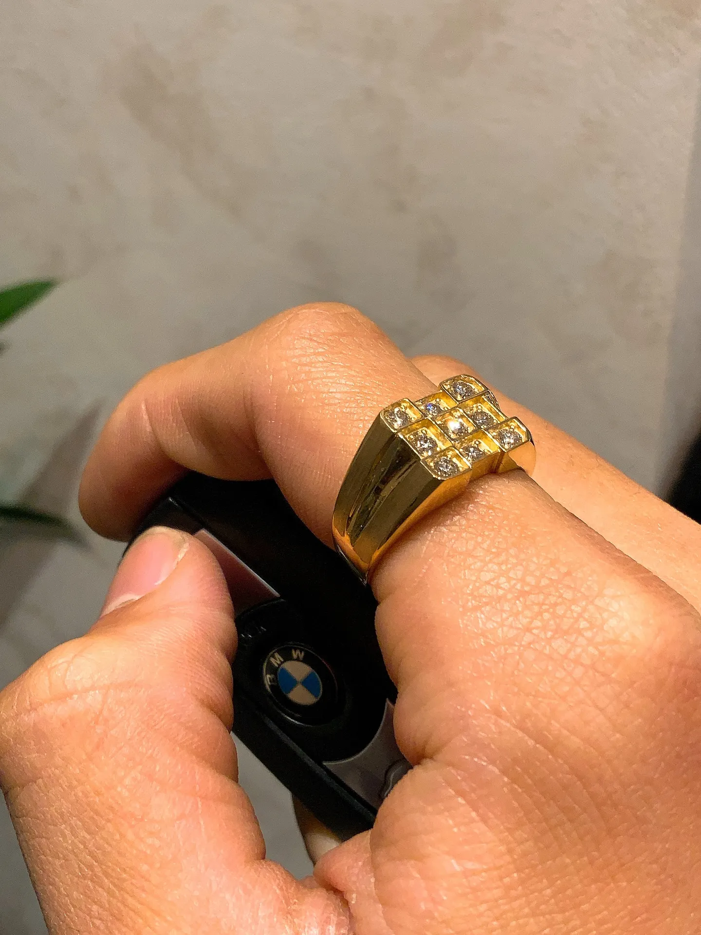 💎✨ 重厚感が放つ、圧倒的オーラ。