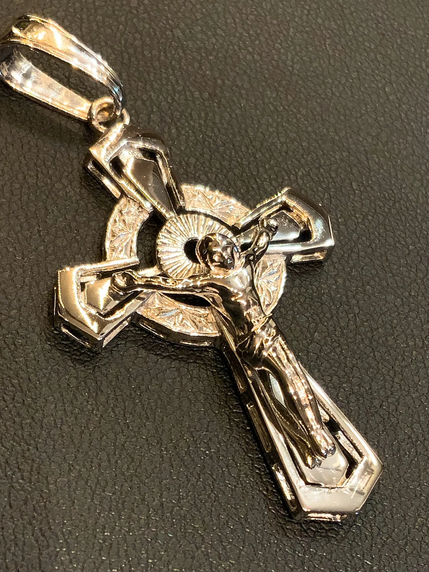 ✝️✨ 圧倒的存在感。