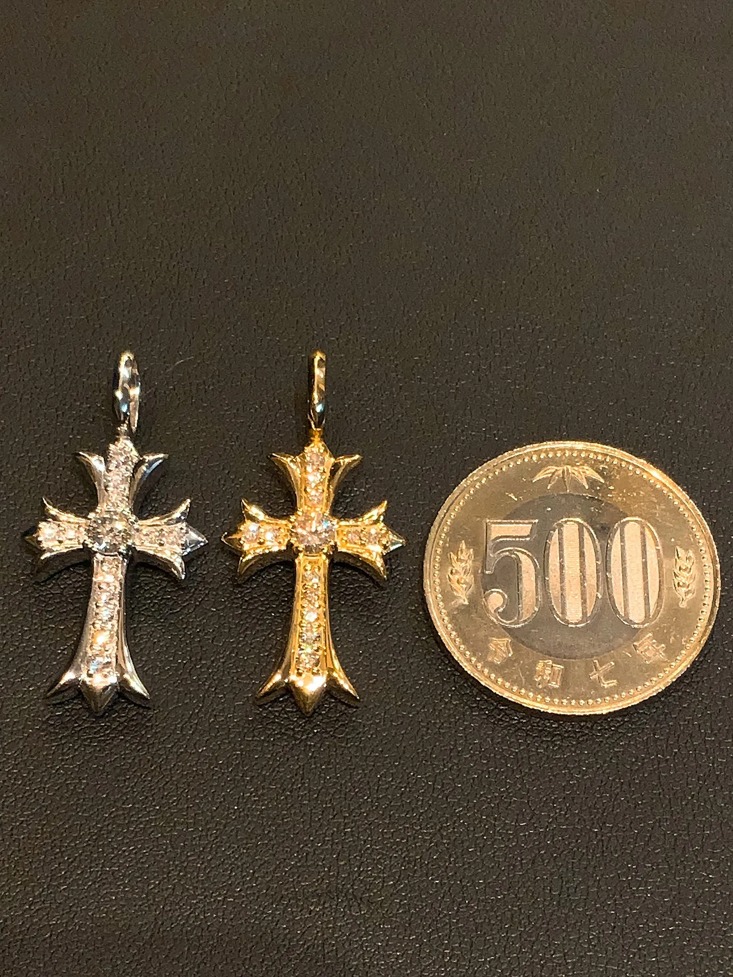 ✝️✨**同じデザイン、違う存在感。