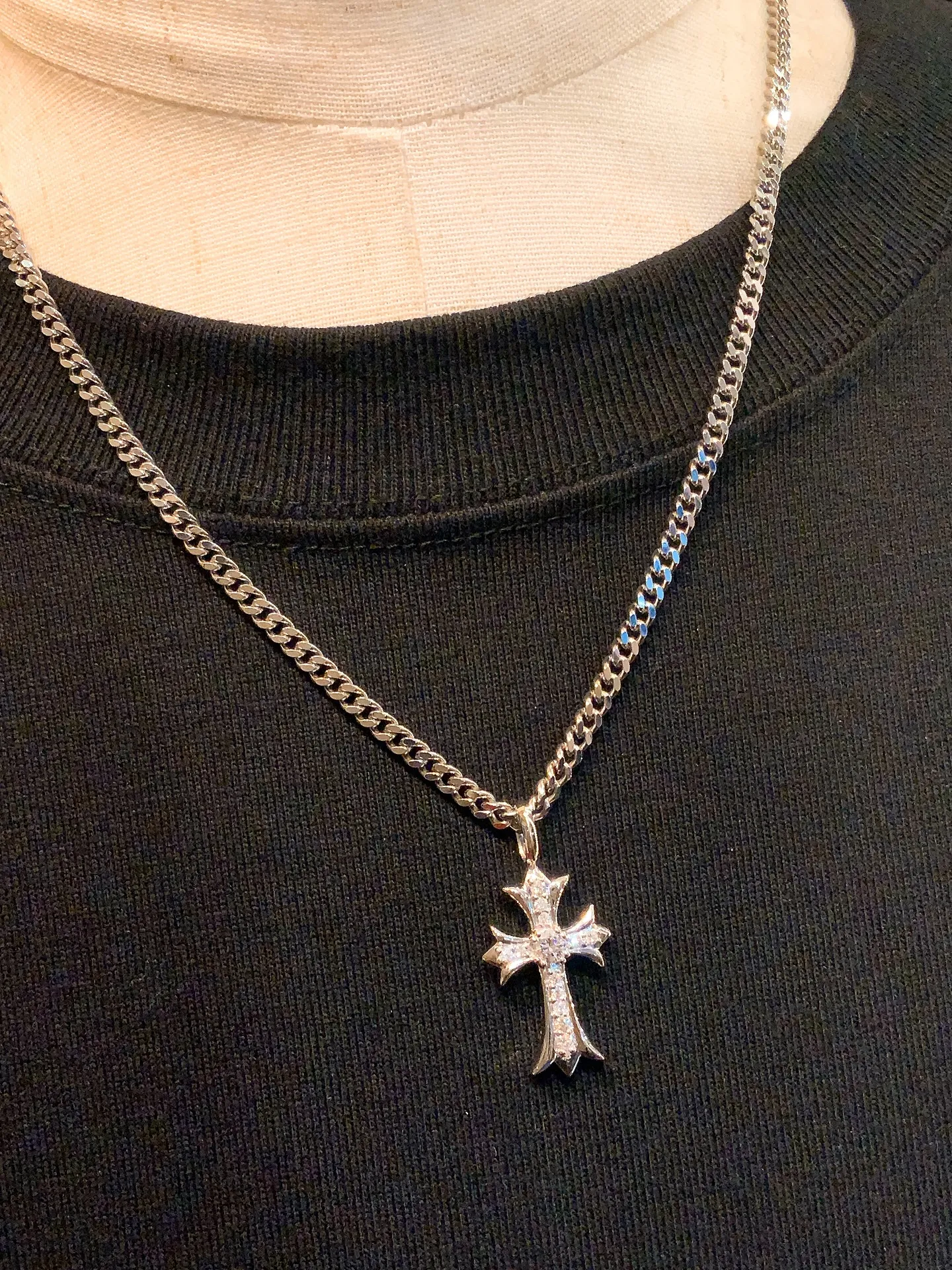 ✝️✨**同じデザイン、違う存在感。