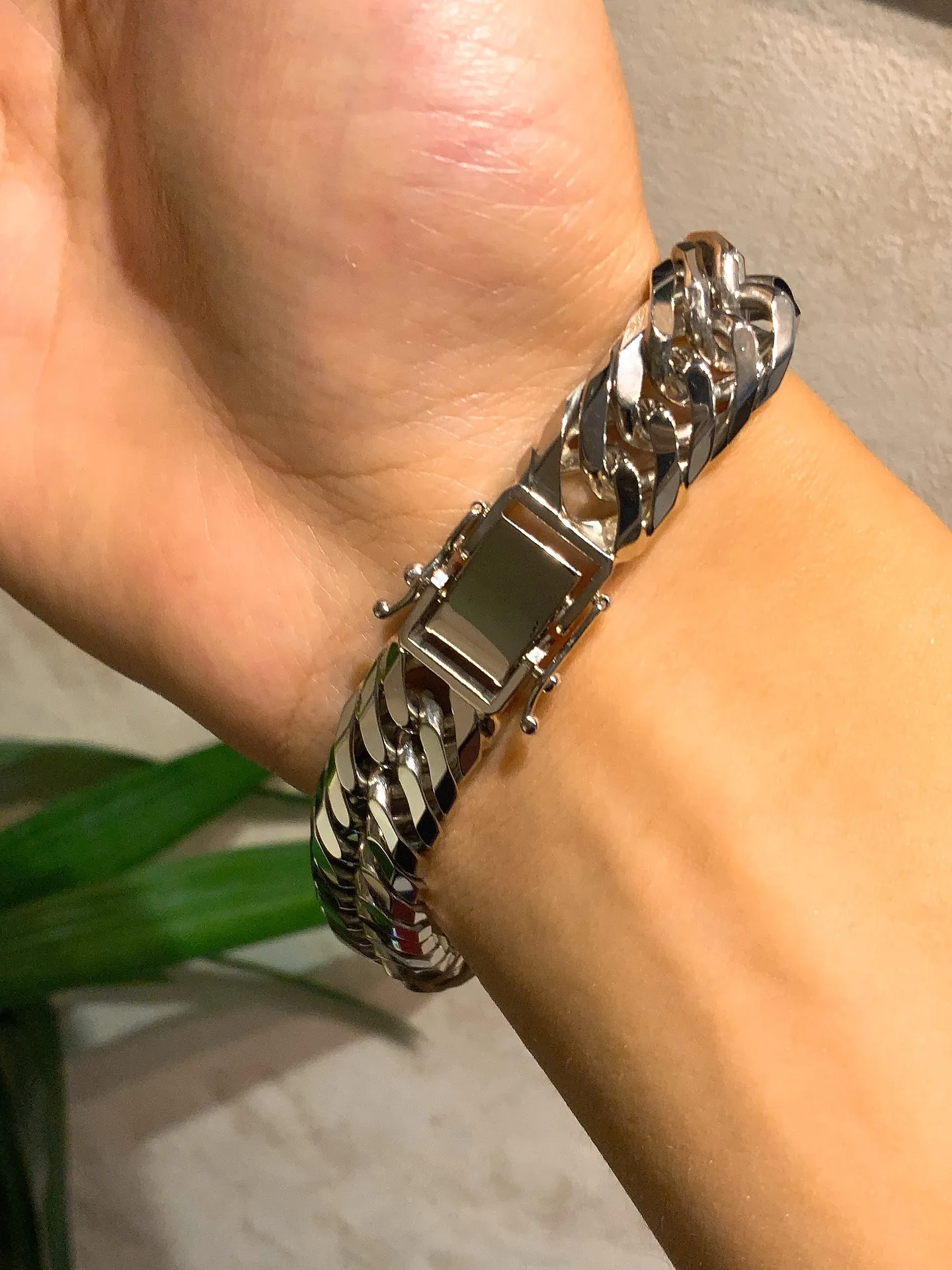 🔥圧倒的な存在感を放つ、PT850 8面トリプルブレスレット...