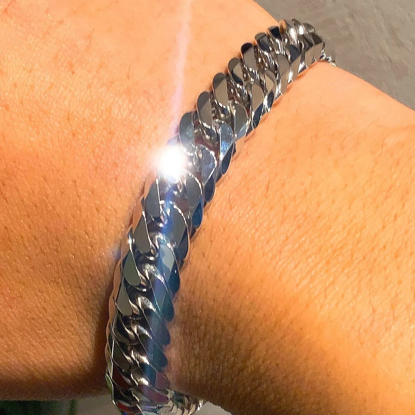 ✨圧巻のボリュームを誇る、PT850 6面ダブルブレスレット...