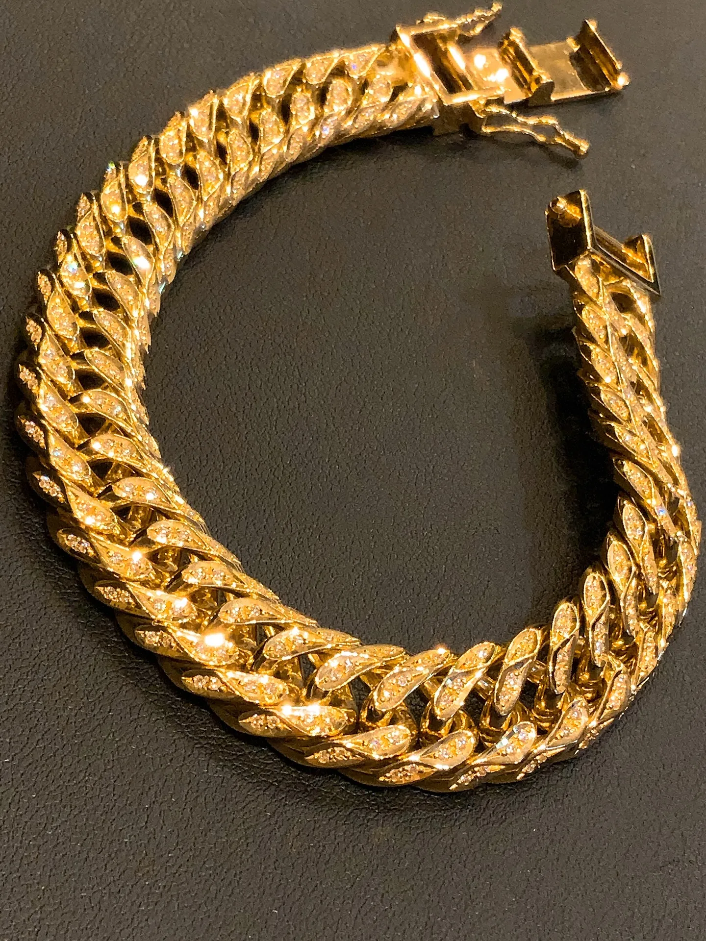 💎👑圧倒的な輝きを放つ、6面ダブル × ダイヤモンドセッティ...