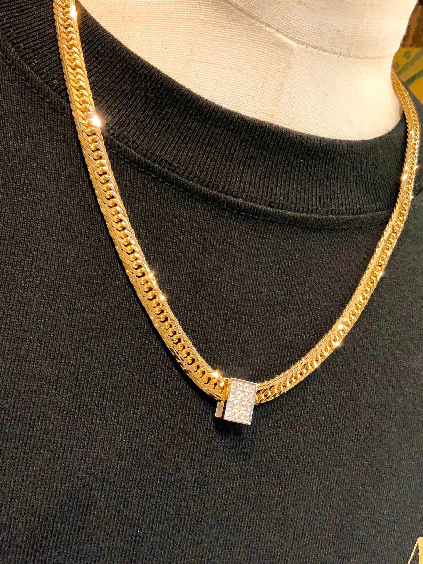 💎✨重厚なK18に、ダイヤの輝きをプラス✨💎