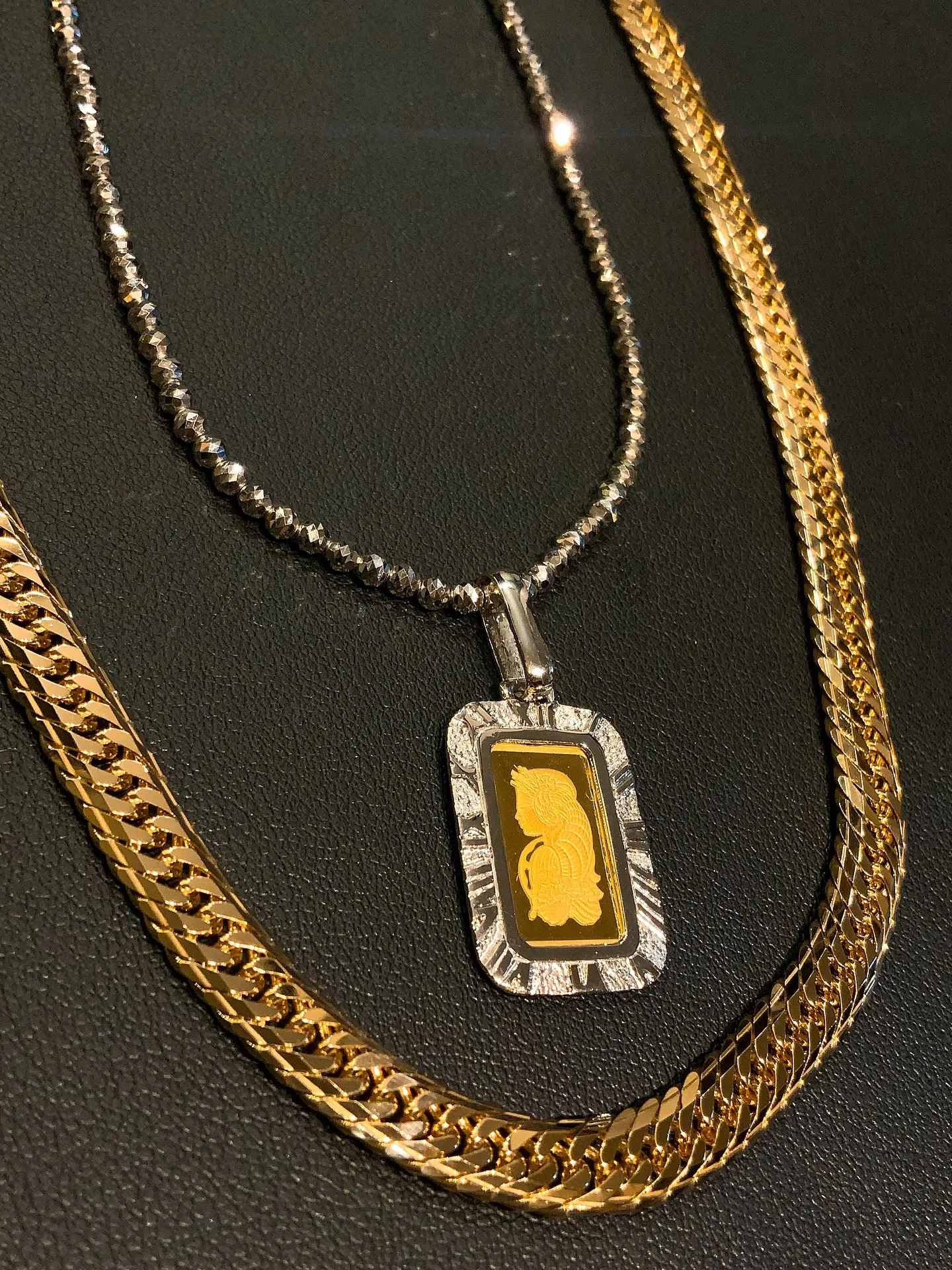 ✨異なる輝きを楽しむ、レイヤードスタイル✨