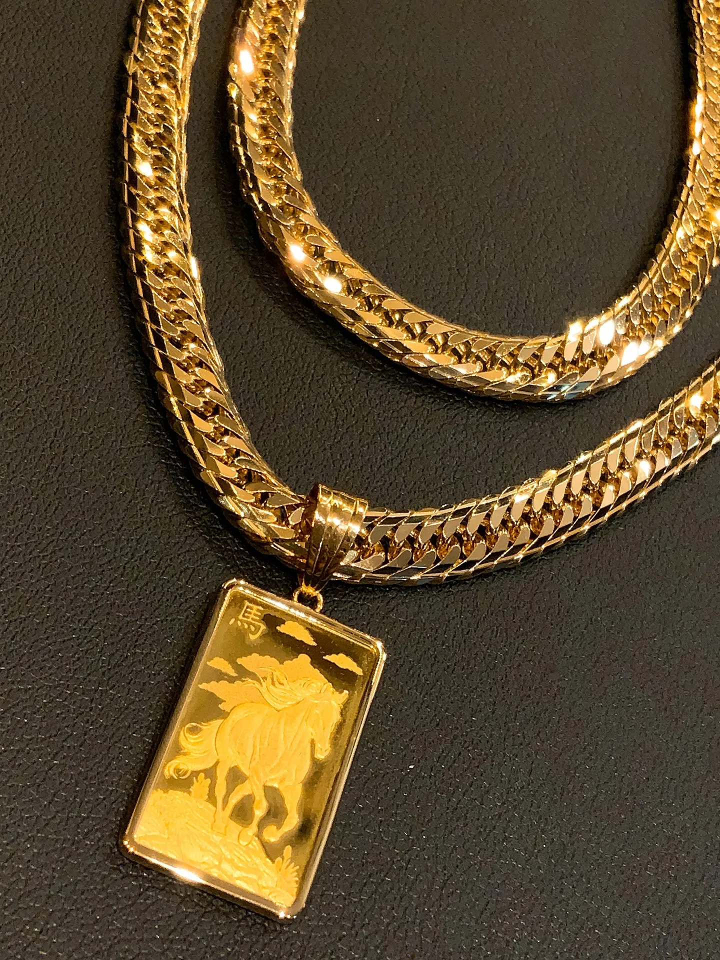 🐎✨力強く駆ける、純金ホースペンダント✨🐎