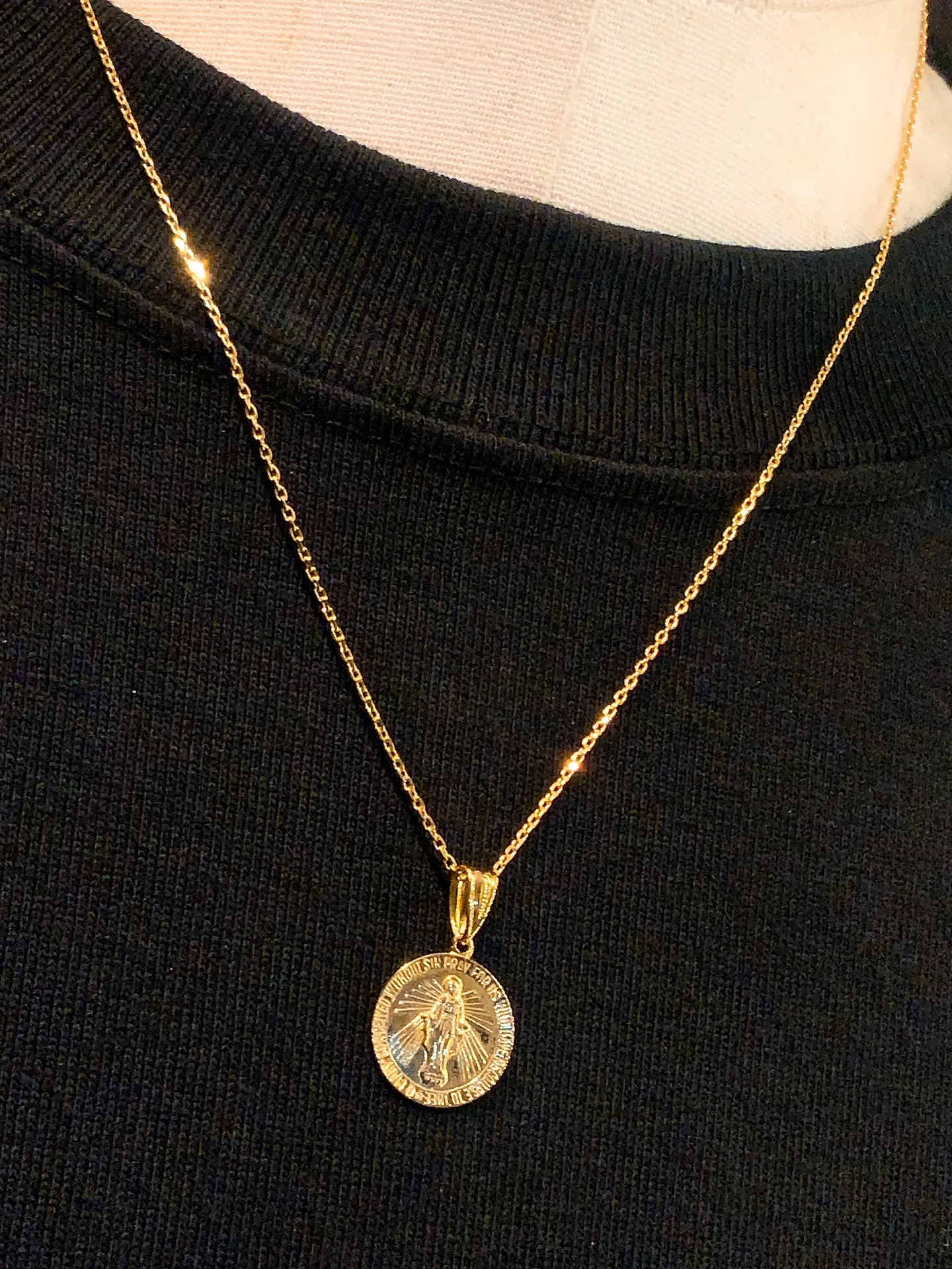 ✨上品に輝く、マリアメダイペンダント✨