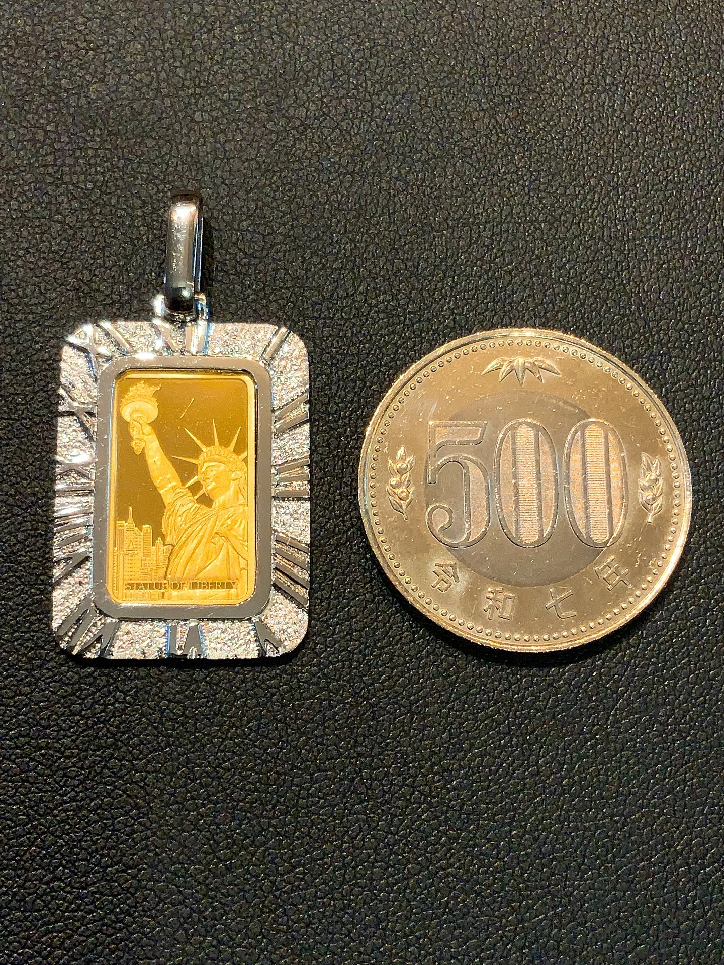 ✨重厚感で魅せる、リバティペンダント✨