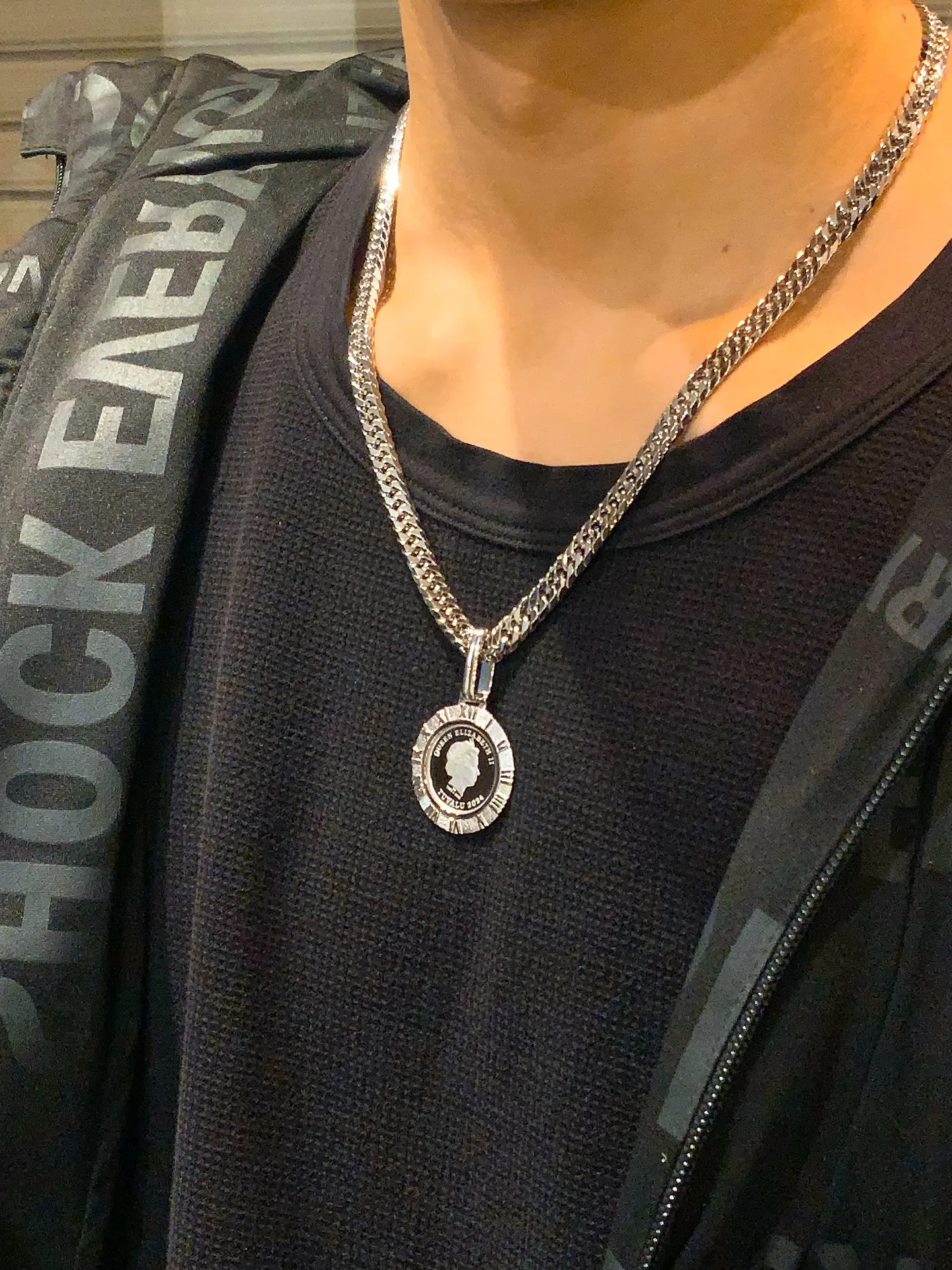 👑圧倒的存在感、プラチナコインペンダント👑