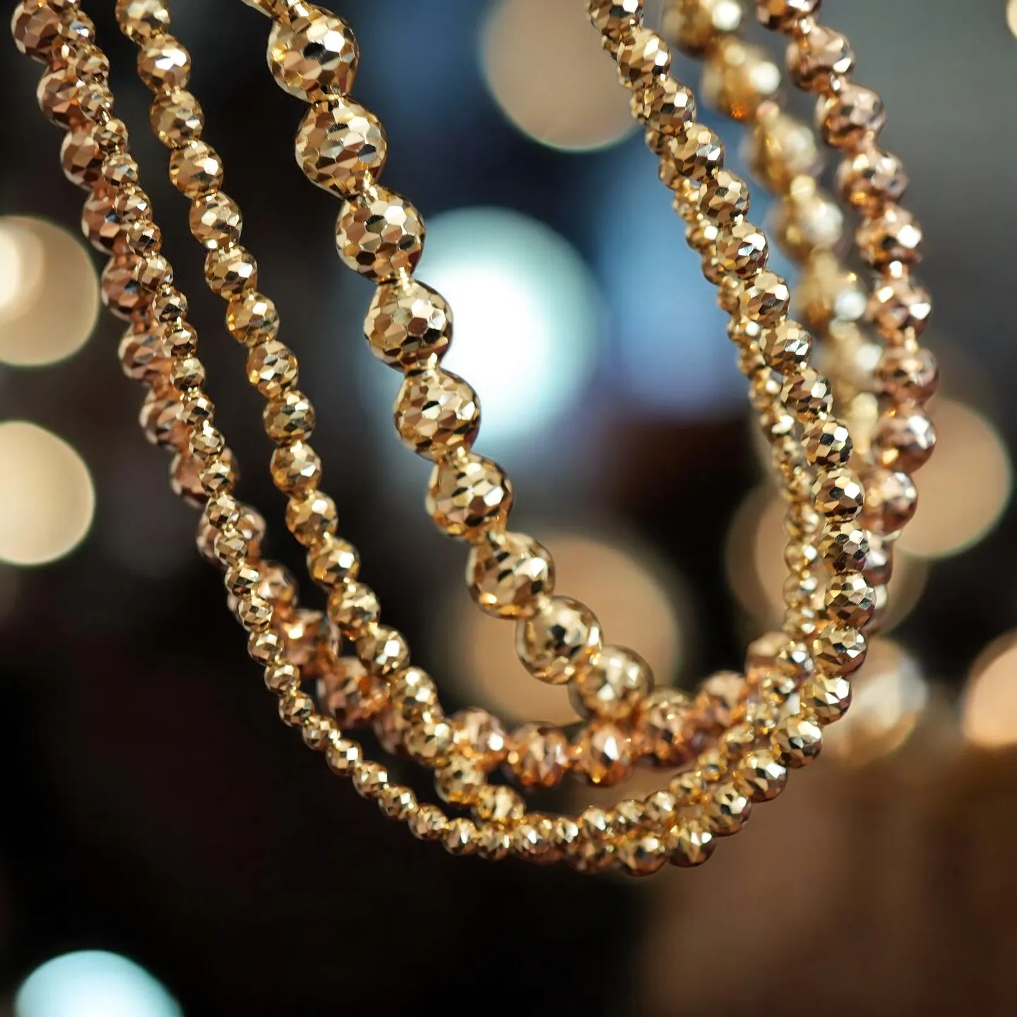 人気のシャンデリアカットボールネックレス✖︎ユリの紋章ダイヤ...