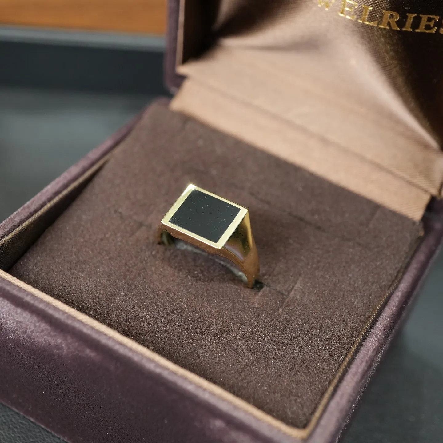 ✨手元で差がつく、18金オニキスリング✨💍