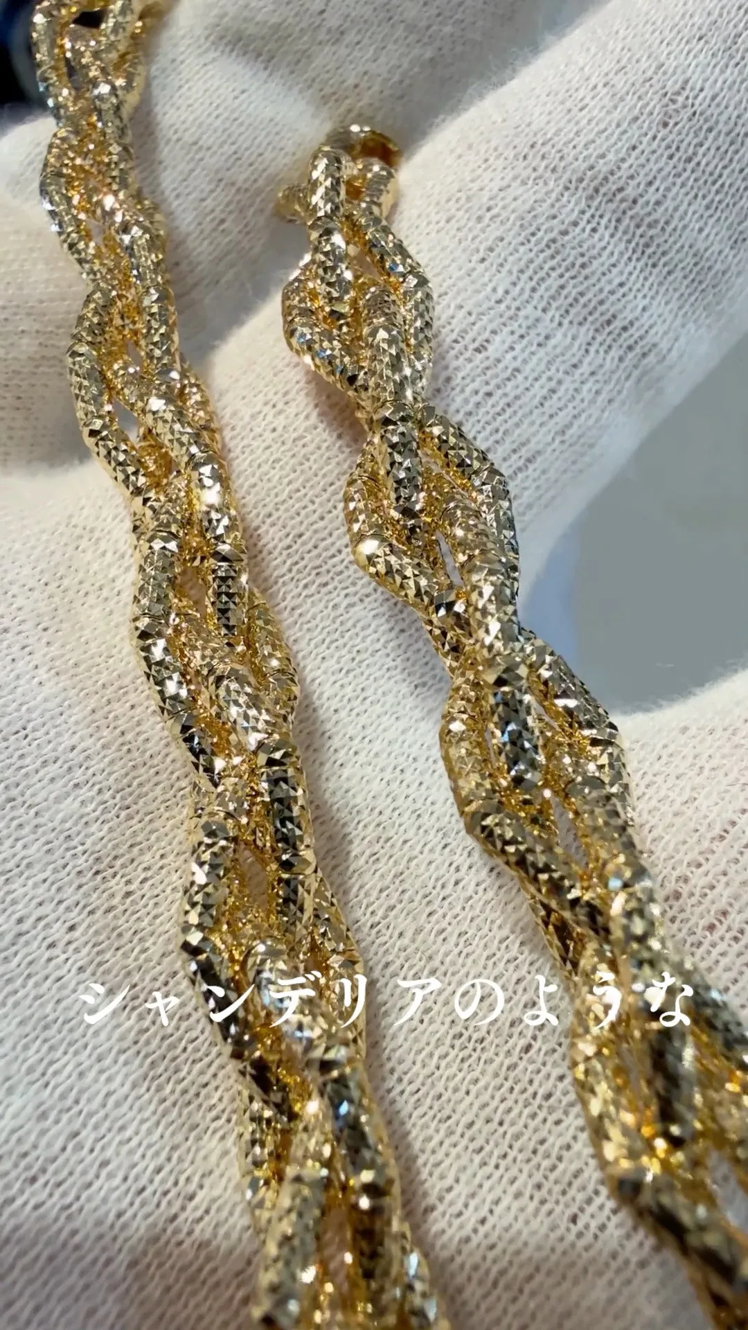 ✨一本で、胸元に圧倒的な存在感✨